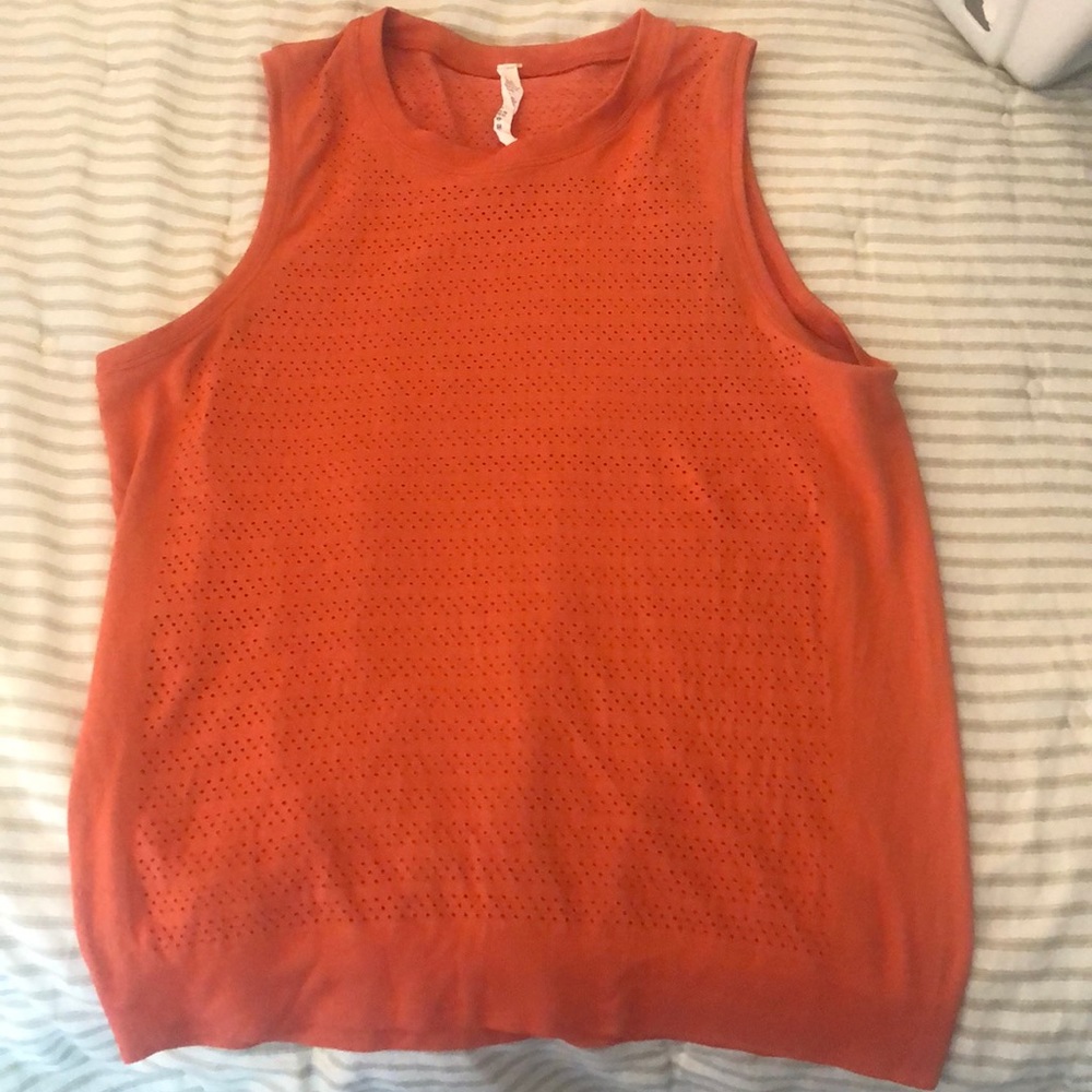 EUC Lululemon Breeze By Tank Size 6